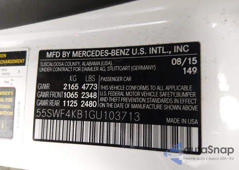 2016 Mercedes-Benz C 300 4Matic z USA, uszkodzony, nr VIN 55SWF4KB1GU103713